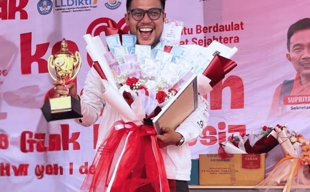 BAIHAQI AMMY TAMPIL GEMILANG, JUARA 1 LOMBA MENYANYI HUT RI KE-80 LLDIKTI SUMUT